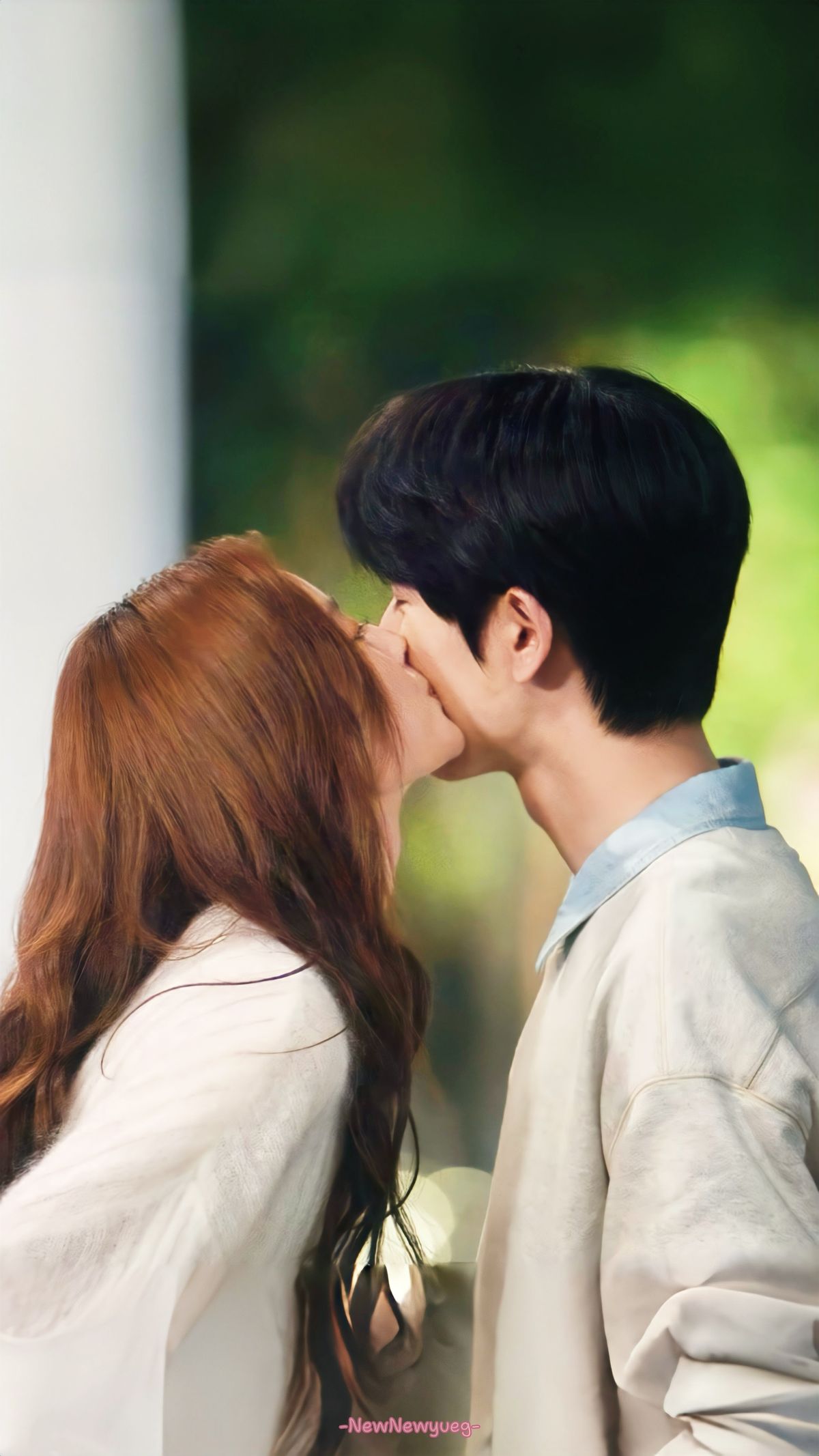 Cạm Bẫy Màu Gấm