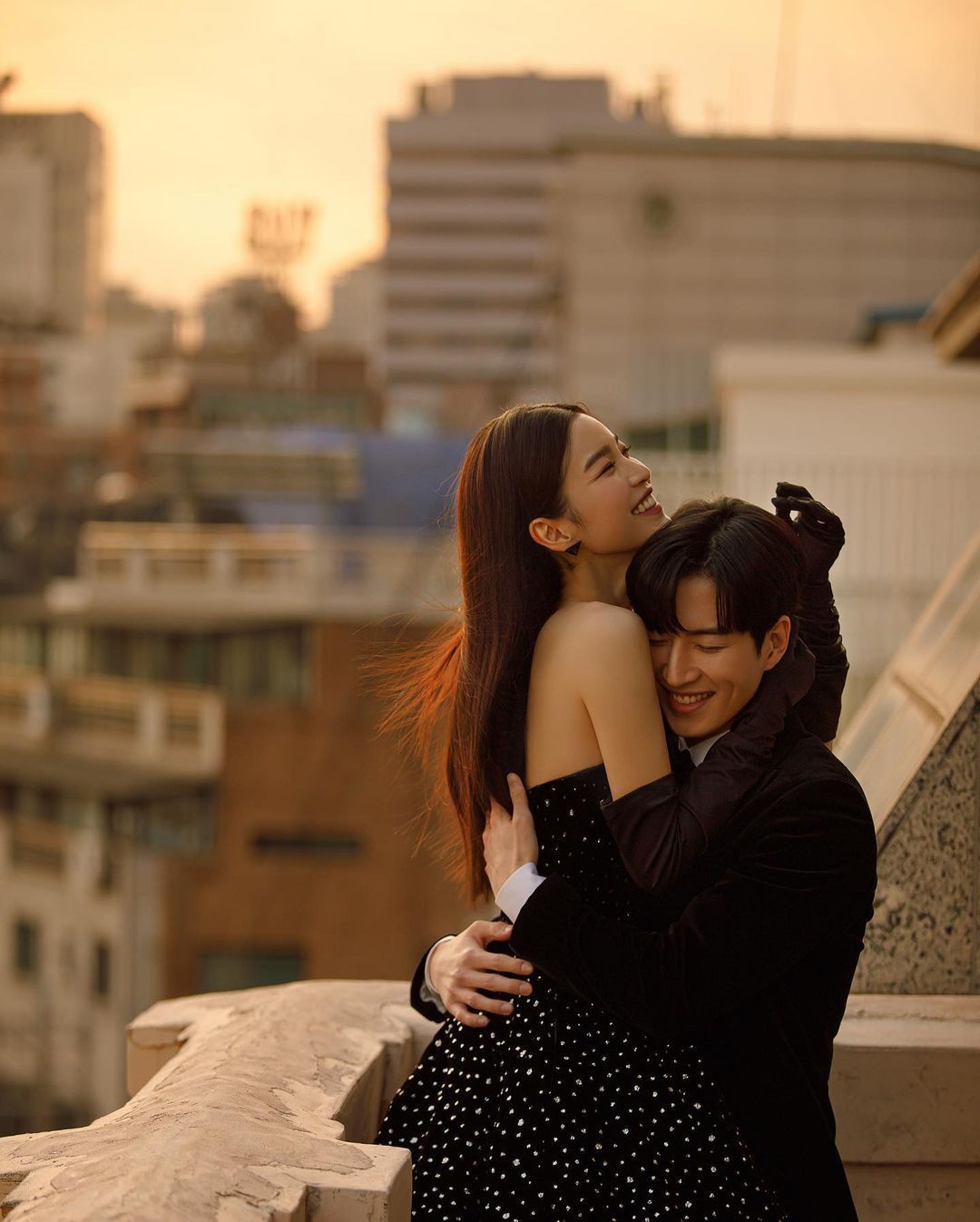 Ly Hôn, Mẹ Anh Theo Em