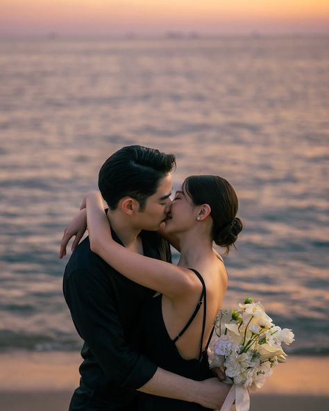 Nắm Tay Em, Đi Tiếp Nhé?