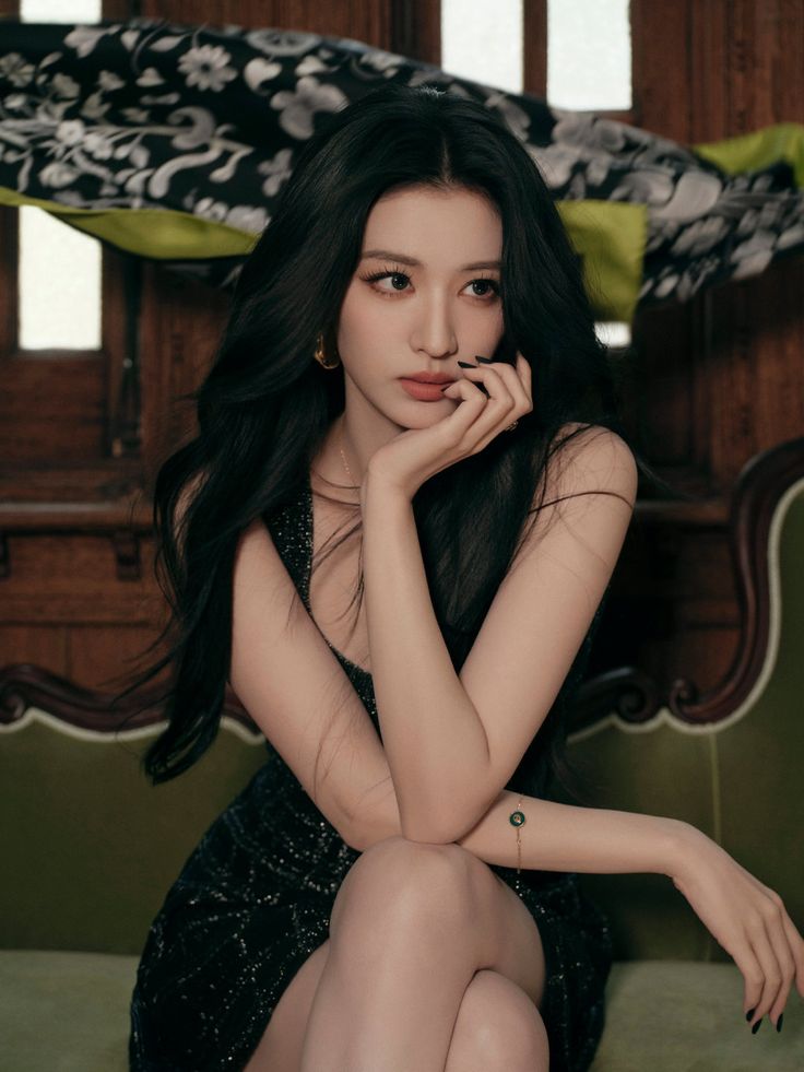 Vị hôn phu đích thân đưa tôi cho 7 người anh em của anh ta