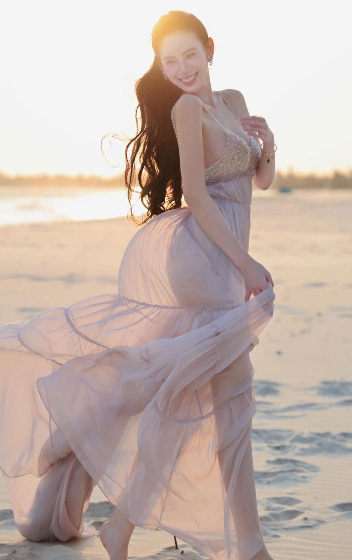 Trọng Sinh: Dắt Bố Mẹ Đi Xem Nhạc