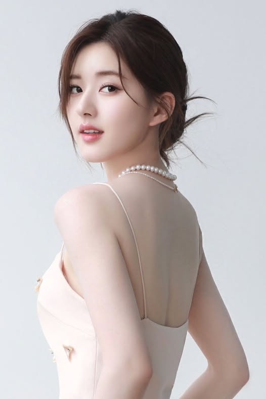 Người Ấy Không Còn Là Tôi