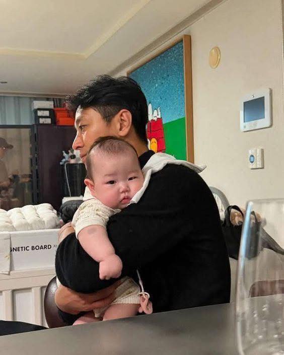Người Xen Vào Giữa Chúng Ta