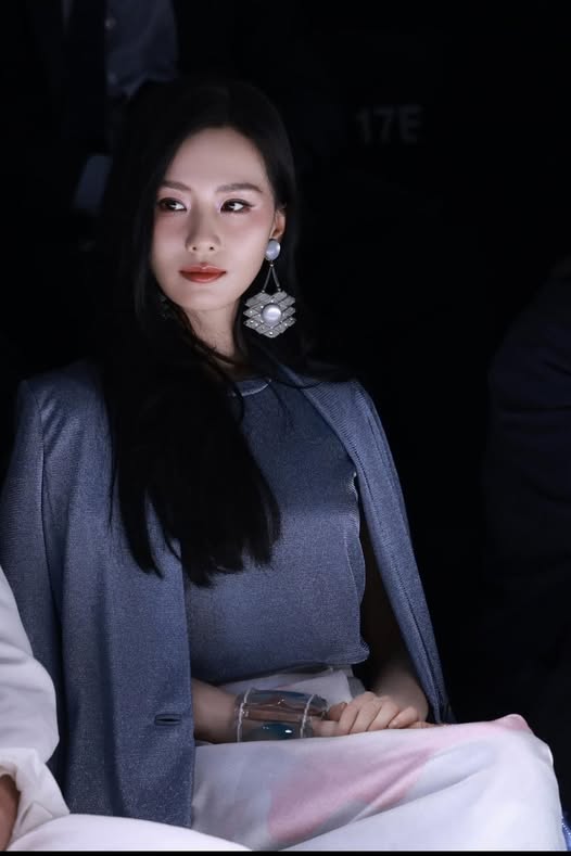 Mẹ Con Tôi Không Cần Anh