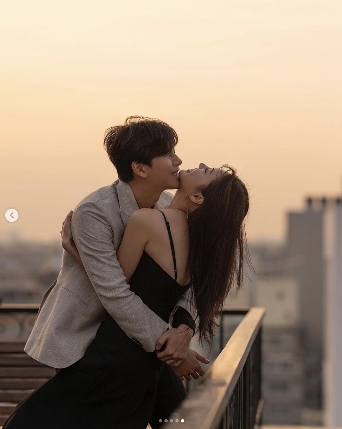 Theo Đuổi Anh Chàng Tỏa Sáng
